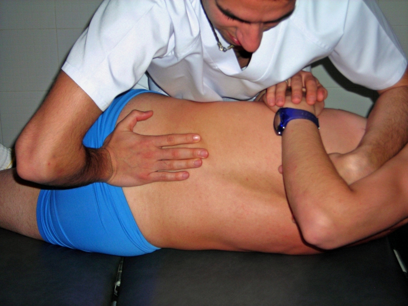 osteopathe-MONTAUROUX-min_osteopathy-212590